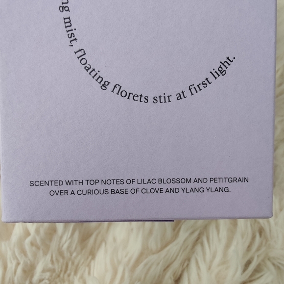 Evermore London Flore Candle 300g Mist & Lilac Blossom 60+ Hours Burn - Picture 4 of 6